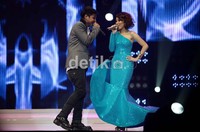 Meski berbeda genre, Pasha dan Ayu mampu me-mix and match-kan lagunya sehingga asyik terdengar oleh telinga.