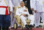 Hobi Memotret Sang Raja Bhumibol