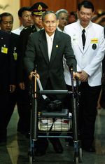 Hobi Memotret Sang Raja Bhumibol