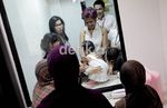 Dijenguk Cucu, Miranda Gultom Berbaju Seksi