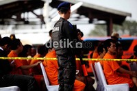 Sedikitnya 43 tersangka telah ditangkap.