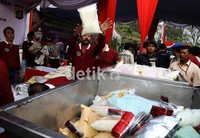 Sedangkan ganja berasal dari sindikat Aceh, Medan, dan Jakarta.