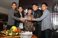 Para awak band Astoria optimis karya-karya mereka bisa diterima baik oleh masyarakat Tanah Air. Herianto Batubara/detikHOT.