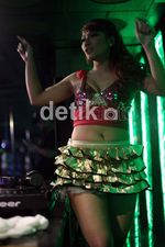 Mengintip DJ Seksi Jenny Cortez Beraksi
