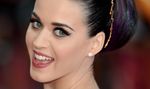 Katy Perry & Bulu Mata Bendera Inggris