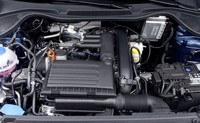 Agar bisa melaju dengan performa tinggi namun tetap irit, Polo Blue GT diperkuat dengan mesin TSI 1.400 cc yang menghasilkan tenaga sampai 140 daya kuda dan torsi 250 Nm. (dok VW)