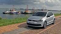 Volkswagen menuturkan ketika Polo Blue GT dikendarai di kecepatan konstan 50 km/jam di gigi 3 atau 4, maka untuk menempuh jarak 100 km cukup 1 liter saja! (dok VW)