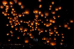Cantiknya Ratusan Cahaya Lampion di Langit Taiwan