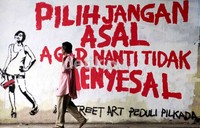 Sejarah mural bila dirunut ke masa lalu sudah terlihat sejak zaman prasejarah sebagai bahasa komunikasi masyarakat komunikatif. Pada masa modern, mural atau grafiti memperoleh tempat sebagai bahasa protes sosial.