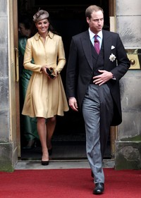 Will & Kate meninggalkan Signet Library setelah makan siang di Edinburgh, Scotland pada Kamis (5/7/2012). Chris Jackson/Getty Images.