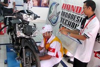 Kontes Mekanik dan Service Advisor kali ini merupakan gelaran yang ke-19 sejak diselenggarakan pertama kali pada tahun 1992. (Luthfi/detikOto).