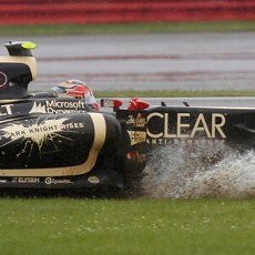 Diwarnai Hujan, Grosjean Tercepat