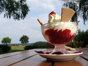 Saat Udara Panas, Jangan Makan Es Krim, Makanlah Sambal!