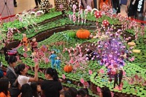 Wow, Ada Taman Terbuat dari 4.200 Cupcake di Semarang