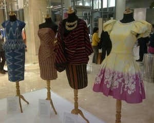 Koleksi Tenun Ani Yudhoyono Dipamerkan di Senayan City
