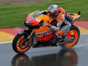 Stoner Start Terdepan di Sachsenring