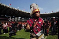 Berbagai seni Batak ditampilkan seperti tari tor-tor dan uning-uningan.