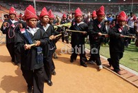 Mereka beratraksi seni untuk mempererat hubungan tali pesaudaraan dan pelestarian budaya Batak.
