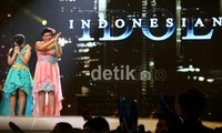 Setelah mendengar namanya disebut oleh host Daniel Mananta sebagai pemenang, Regina langsung meneteskan air mata. Terimakasih Tuhan Yesus, bisik Regina berulang-ulang.