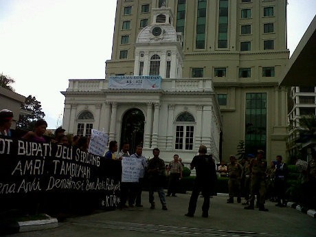 Ingin Curhat ke Mendagri, Puluhan Petani Geruduk Hotel di Medan