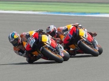Stoner Sial dan Pedrosa pun Menang
