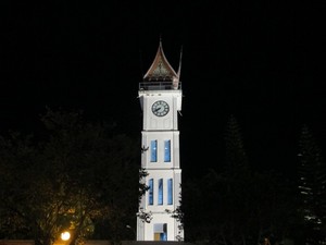Cahaya Cantik Jam Gadang di Malam Hari