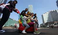 Keluarga ini memang sengaja menghabiskan waktu liburannya untuk berkumpul bersama keluarganya.