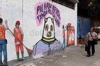 Gubernur Jakarta akan dipilih Rabu lusa. Pemilih diminta cerdas dan tidak memilih dengan motivasi uang atau iming-iming baranag atau jasa.