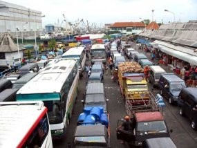 Truk Antre di Merak, Menhub Ancam Manajemen ASDP