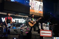 Juara pertama Karnaluna menyanyikan lagu andalan mereka Siapa Dirimu dan Aku Hidup Untukmu. Herianto Batubara/detikHot.
