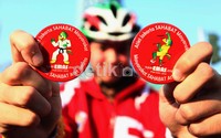 Mereka juga membagikan PIN.