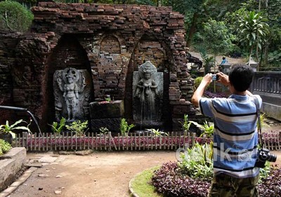 Candi Sumber Tetek yang Eksotis