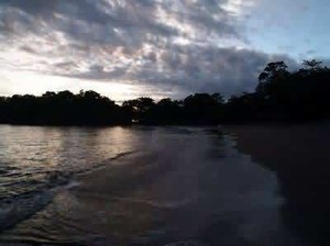 Menunggu Pagi di Pantai Batu Karas, Ciamis