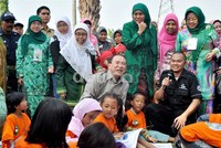 Suryadharma Ali mengatakan, tema dari kegiatan ini sesuai dengan program yang telah dilaksanakan Kemenag dengan pendidikan gratis bagi anak-anak jalanan.