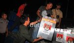 Distribusi Logistik Pilkada Hingga Malam