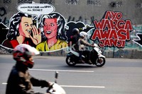 Mural di sejumlah titik di kawasan Ibu Kota tersebut mengingatkan para pemilih untuk cerdas memilih cagub/cawagub DKI Jakarta.