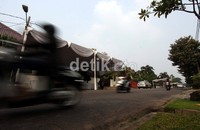 Jarak dari satu TPS ke TPS lainnya sekitar 25 meter.
