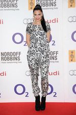 Bibir Merah Jessie J