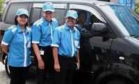 Mereka juga mengajak seluruh pengendara kendaraan roda empat atau lebih untuk lebih peduli terhadap kondisi ban kendaraan masing-masing demi keselamatan dan kenyamanan dalam berkendara. (dok. Bridgestone)