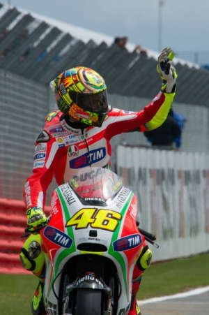 Karena Audi, Rossi Mungkin Bertahan di Ducati