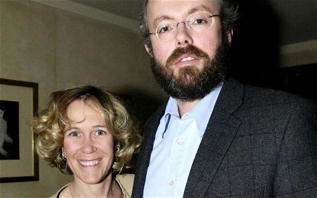 Milyuner Inggris Ditangkap Setelah Istrinya Ditemukan Tewas di Rumah