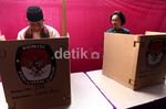 Hendardji Nyoblos di TPS 30