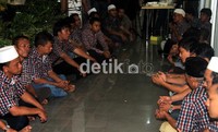 Menurut hasil survei pasangan Jokowi-Ahok dan Foke-Nara akan melaju ke putaran kedua Pilkada DKI Jakarta.