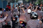 Menang Quick Count, Pendukung Jokowi Konvoi