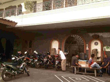 Jokowi Center, Sehari Setelah Euforia Kemenangan