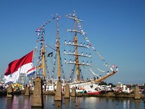 Berlayar Seru di Festival Phinisi III 2012
