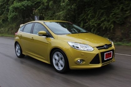 Ubek-ubek Ford Focus di Negeri Kepiting