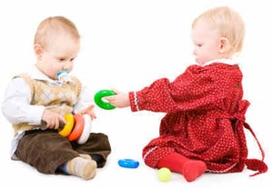 Jenis Permainan untuk Bayi yang Sesuai Usianya