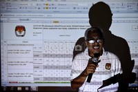 Rekapitulasi penghitungan suara dihadiri oleh seluruh saksi dari seluruh pasangan calon.