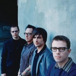Weezer Konser di Jakarta Januari 2013